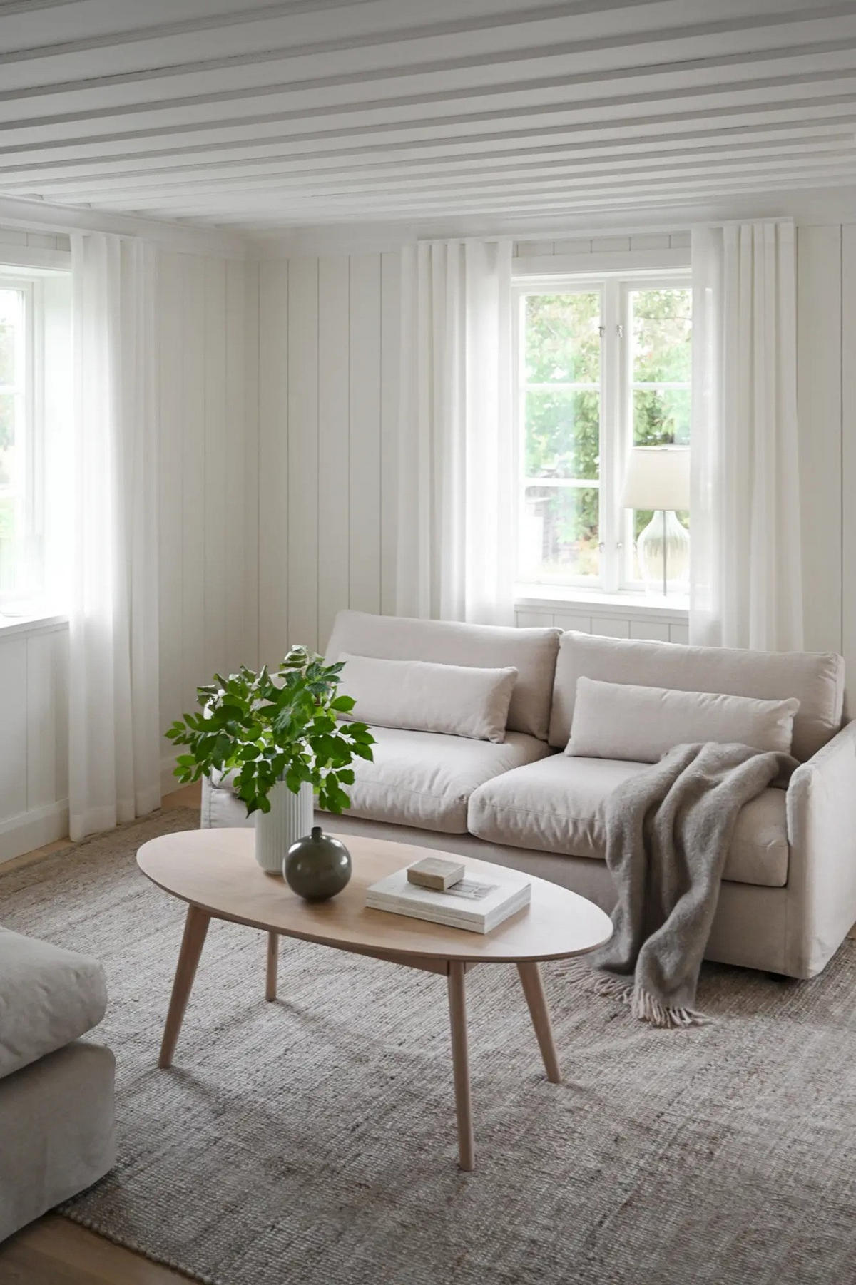 SOFFBORD i trä 130/65/48 cm  - ek Bianco, Klassisk, trä (130/65/48cm) - Rowico