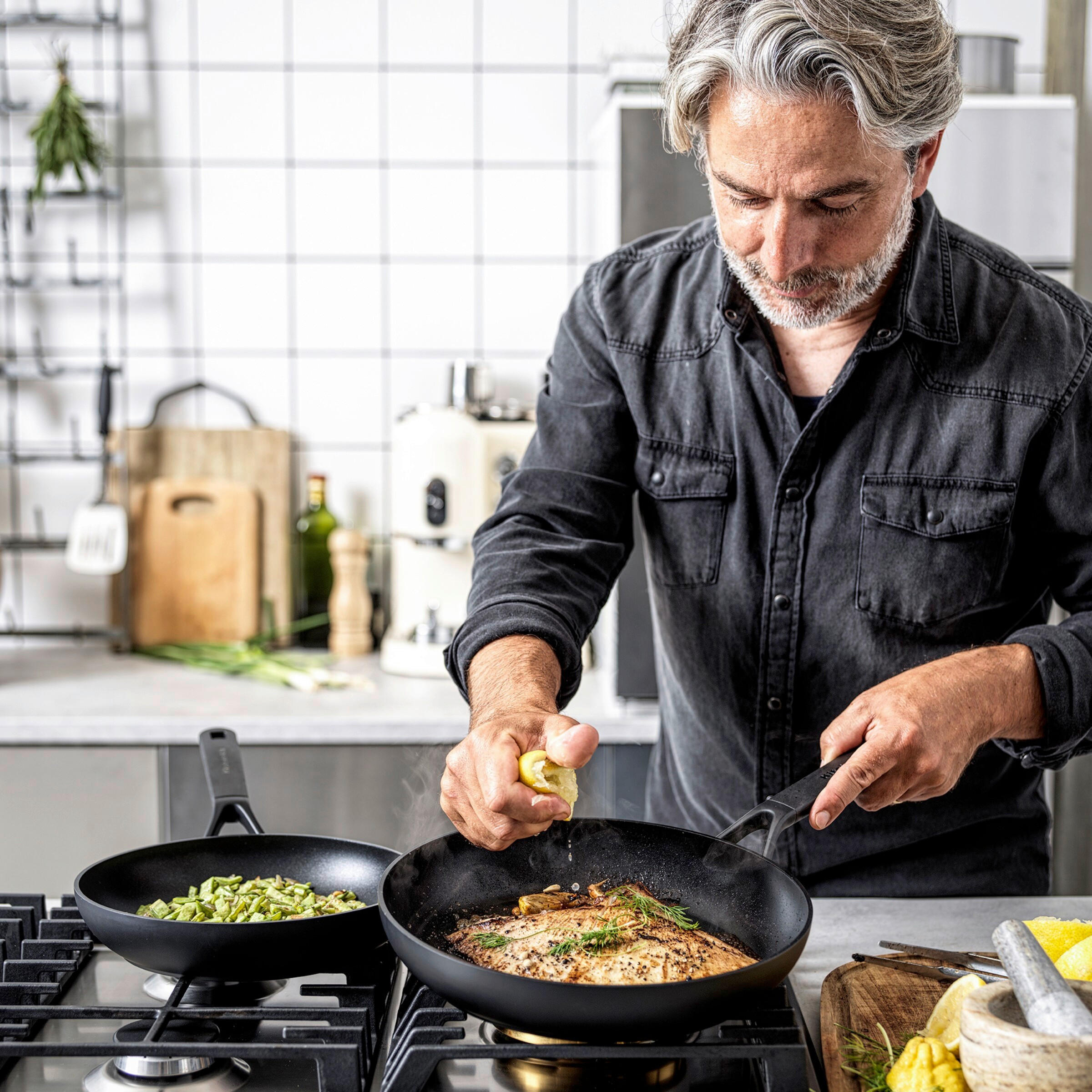 BRATPFANNE Classic Forged Aluminium Keramikbeschichtung 28 cm  - Schwarz, Basics, Kunststoff/Metall (28cm) - Kitchenaid