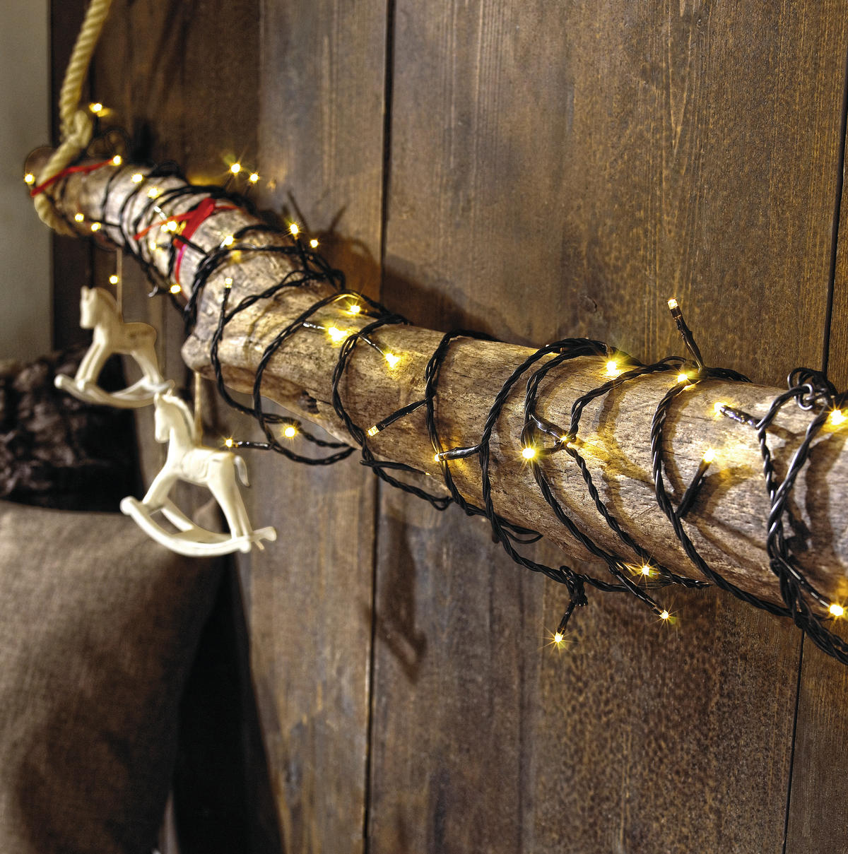 SVĚTELNÝ ŘETĚZ  1350 cm - Basics (1350cm)