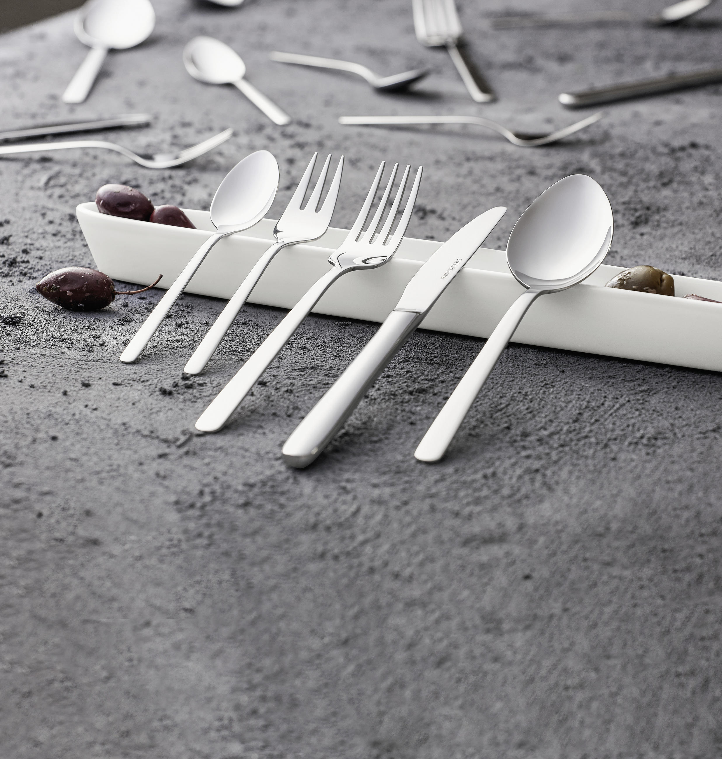 SET DE TACÂMURI 60 piese  Malaga  - Basics - Homeware Profession.