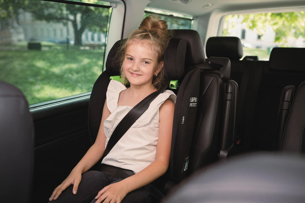 KINDERAUTOSITZ Lupo I-Size Black  - Schwarz, Basics, Kunststoff/Textil (44/62/48cm) - Osann