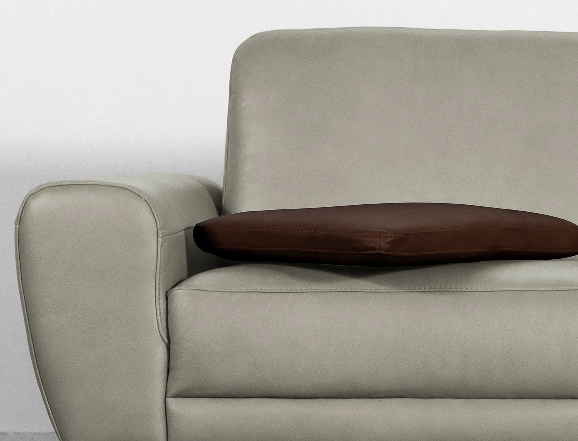 ZIERKISSEN   52/42/7 cm  - Dunkelbraun, Design, Leder (52/42/7cm) - Livetastic