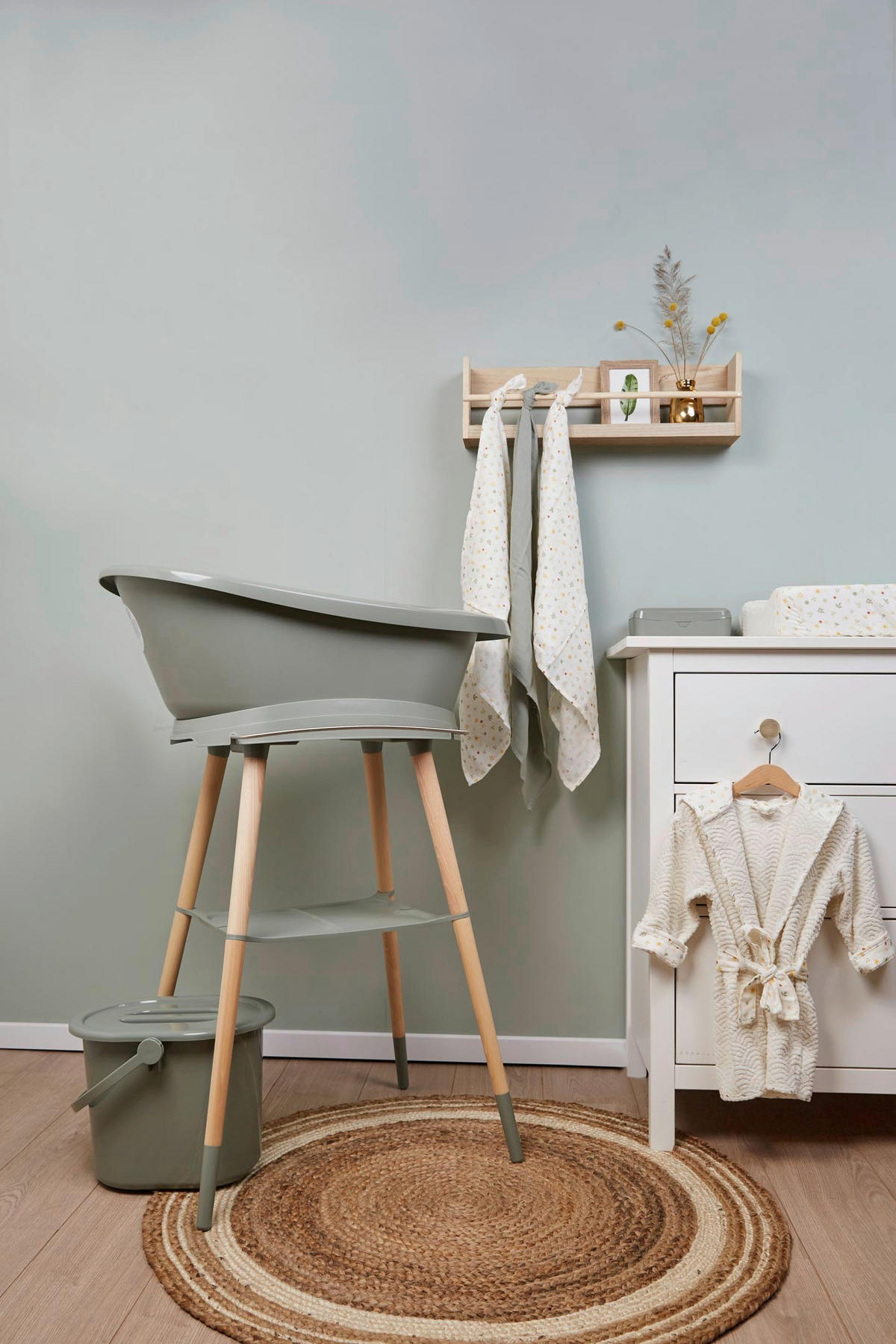 WINDELEIMER 36,5/32/28 cm Breeze Green  - Grün, Basics, Kunststoff (36,5/32/28cm) - Bebe Jou