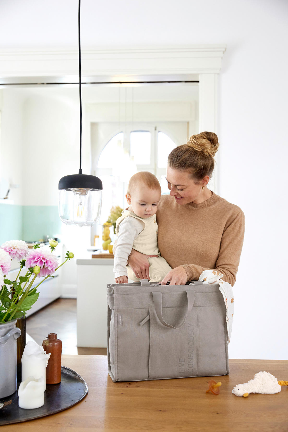 WICKELTASCHE  - Taupe, Basics, Textil (43/13/32cm) - Lässig