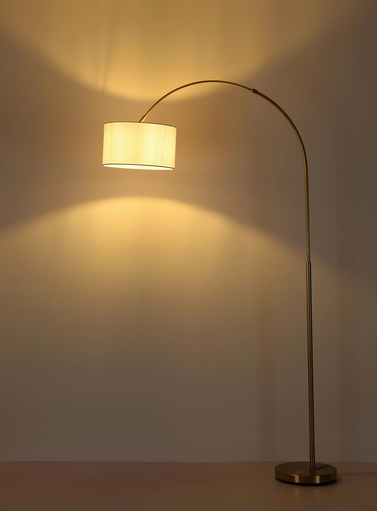 STEHLEUCHTE Truett 115/35/195 cm  - Messingfarben/Schwarz, Design, Kunststoff/Textil (115/35/195cm) - Globo