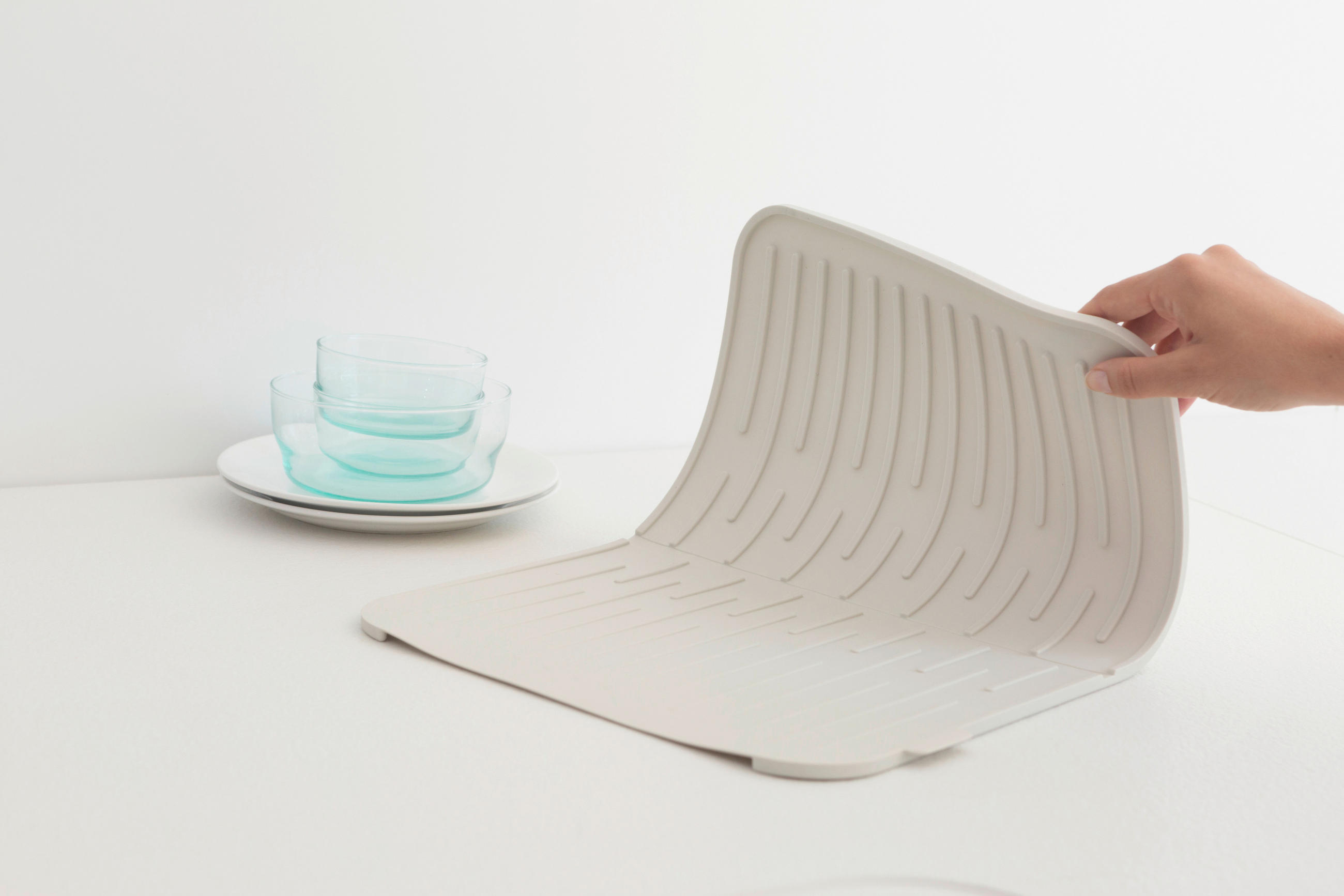 ODKAPÁVACÍ PODLOŽKA NA NÁDOBÍ - světle šedá, Design, plast (32,5/0,9/43,8cm) - Brabantia