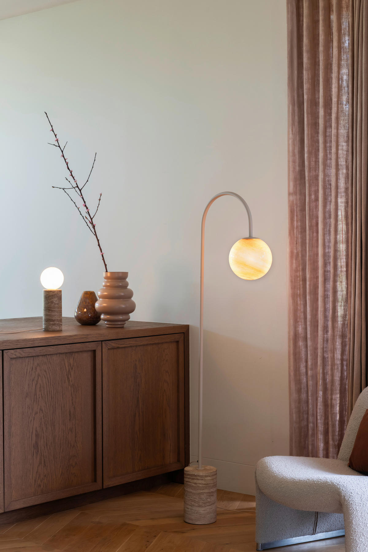 GOLVLAMPA It's about RoMi 42/163 cm    - sandfärgad, Design, metall/glas (42/163cm) - It's about Romi