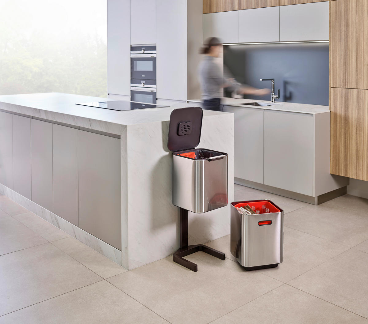 KOŠ ZA SMETI - srebrne barve, Basics, kovina/umetna masa (30/76/36,6cm) - Joseph Joseph