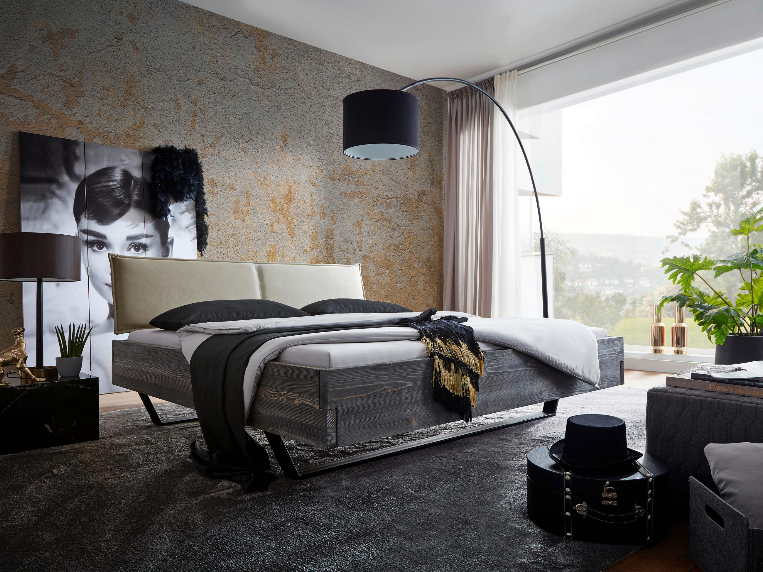 Pat Din Grinzi in lemn, metal, textil gri, negru, bej