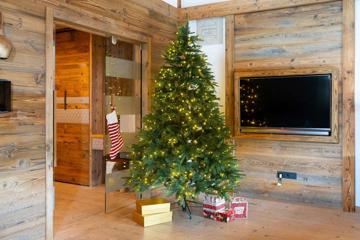 WEIHNACHTSBAUM  - Waldgrün, Basics, Kunststoff/Metall (142/228cm)