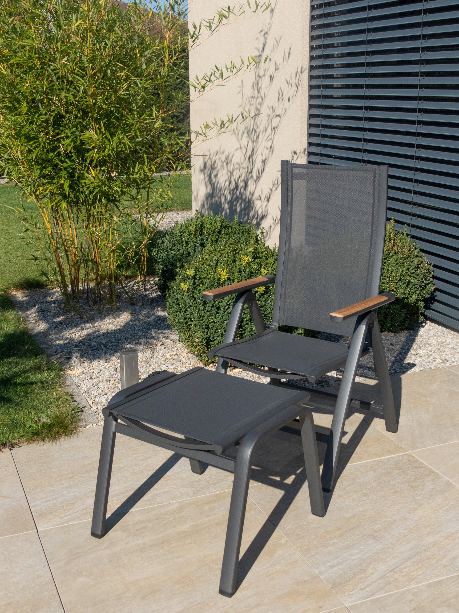 GARTENKLAPPSESSEL Aluminium Graphitfarben, Grau, Teakfarben  - Graphitfarben/Naturfarben, Design, Holz/Textil (62/109/71cm) - Zebra 