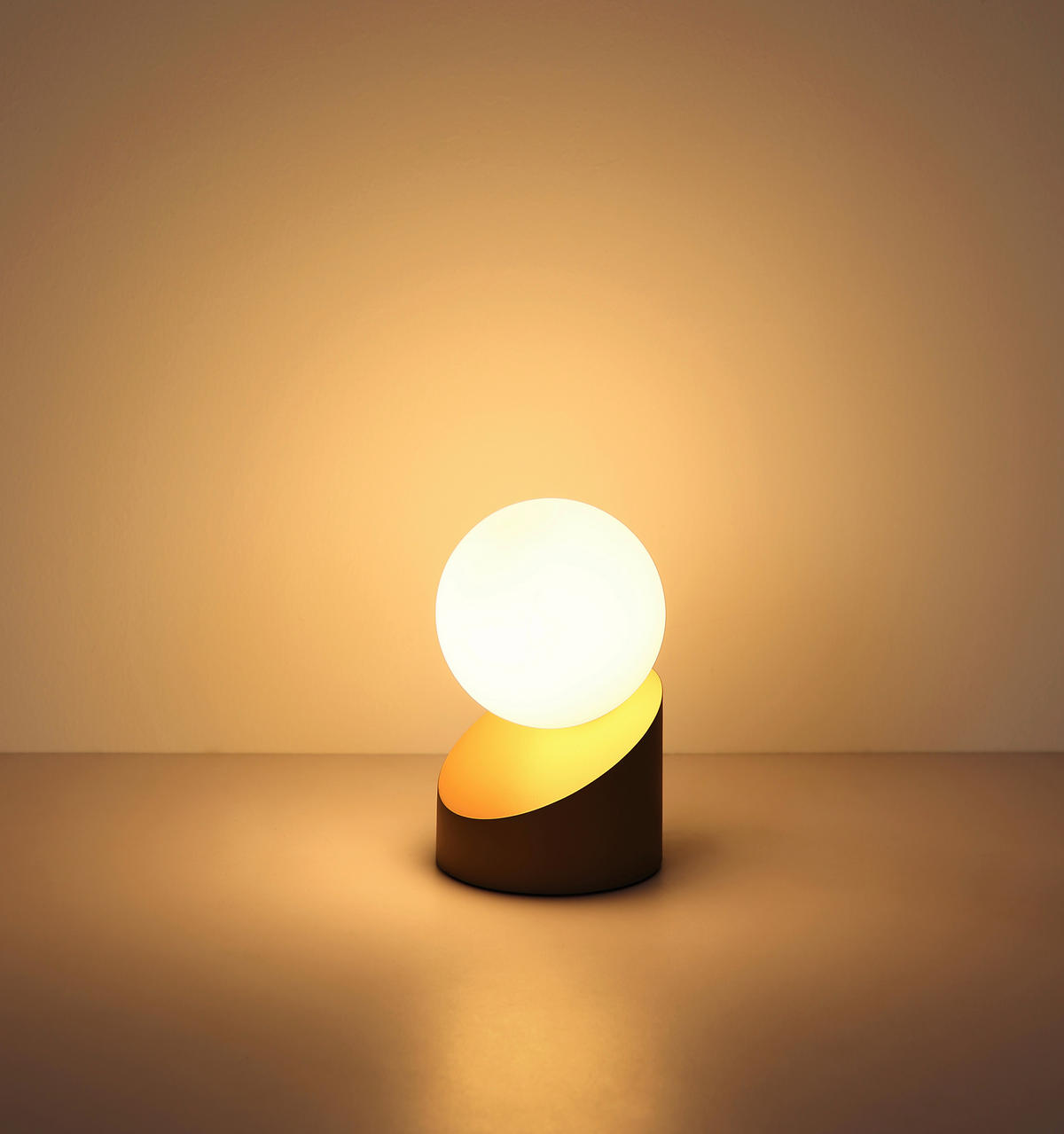TISCHLEUCHTE Alisa 10/16 cm  - Opal/Schwarz, Design, Glas/Kunststoff (10/16cm) - Globo