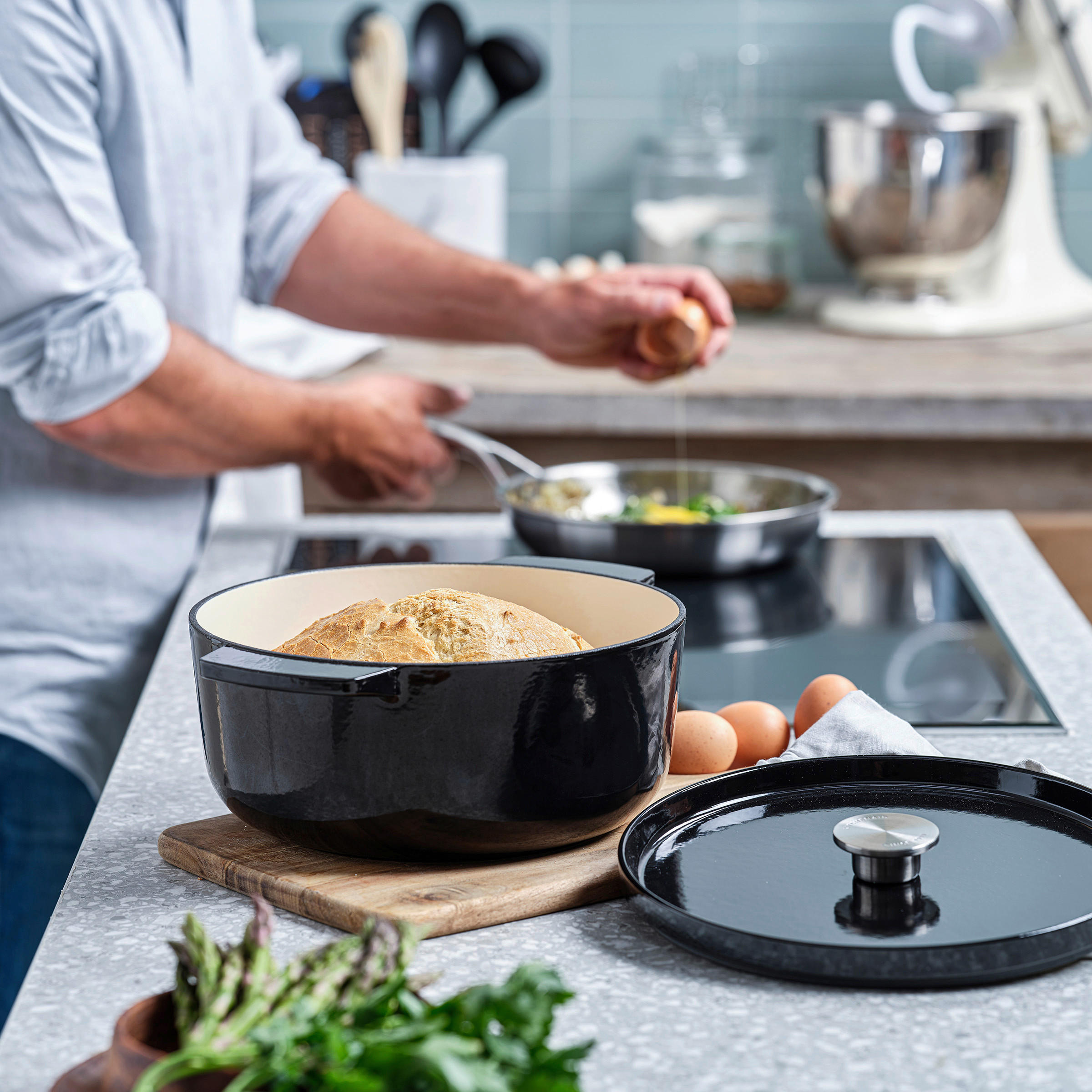 BRÄTER Cast Iron  - Creme/Schwarz, Basics, Metall (5.2l) - Kitchenaid