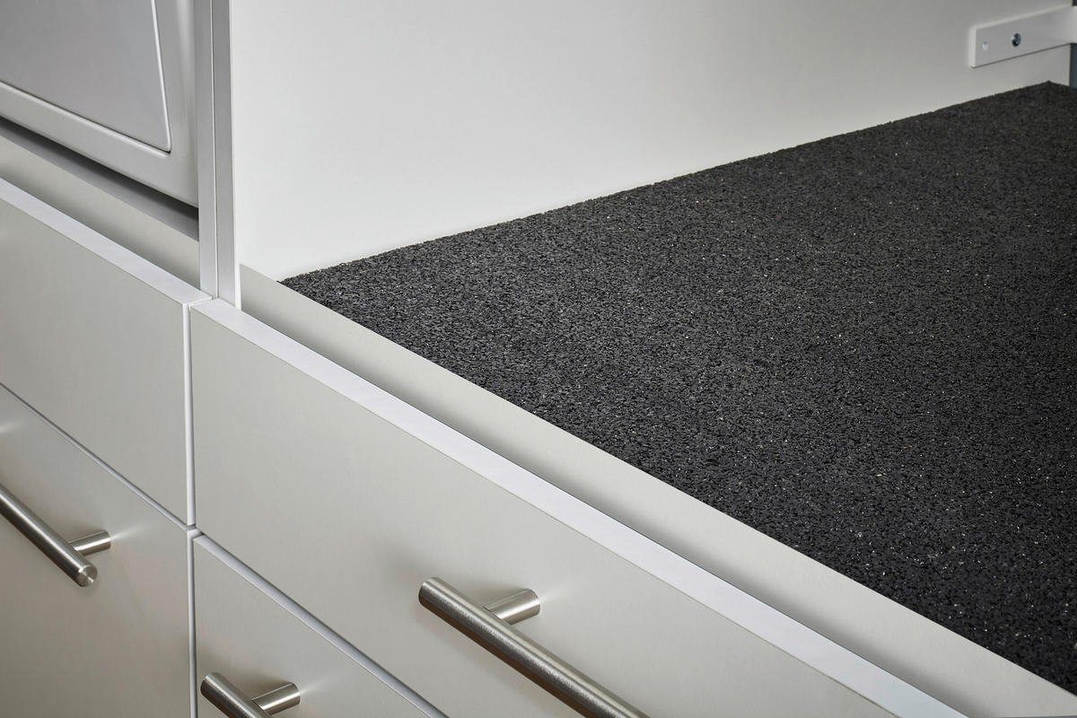 WASCHMASCHINENSCHRANK 67,5/200/67,5 cm  in Weiß  - Silberfarben/Weiß, Design, Holzwerkstoff/Metall (67,5/200/67,5cm)