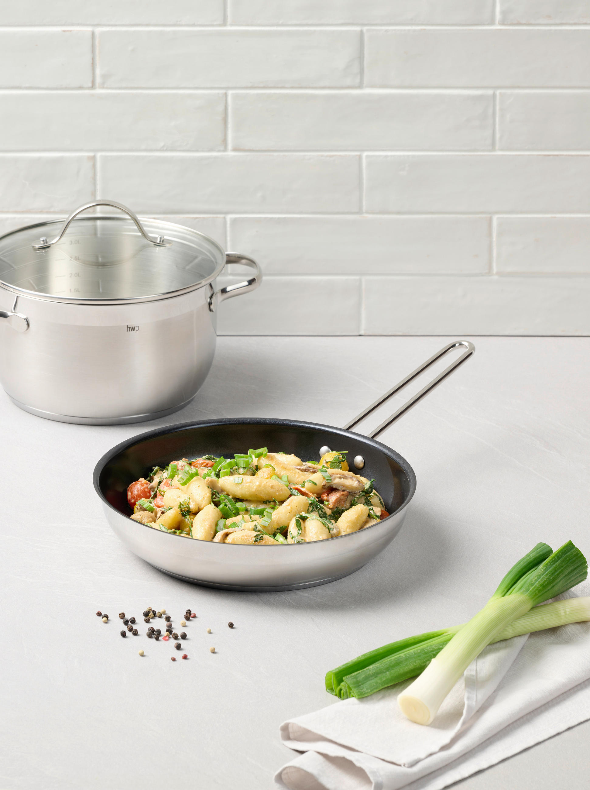 SADA HRNCOV, 6-dielne - priehľadné/číra, Basics, kov/sklo - Homeware Profession.