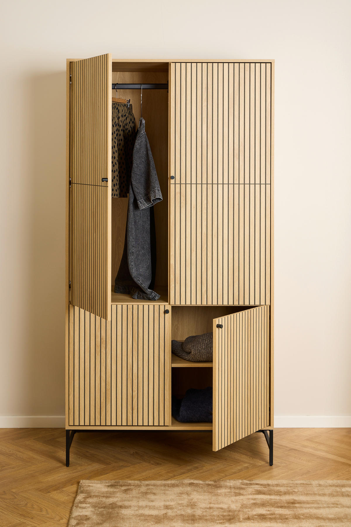 OMARA S KLASIČNIMI VRATI, furnirano hrast naravne barve, črna  - črna/naravne barve, Design, kovina/leseni material (99/200/60cm) - MID.YOU