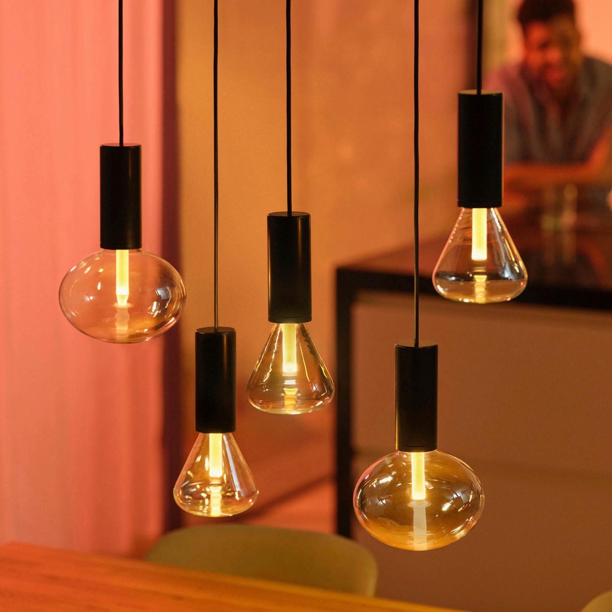 LED-LEUCHTMITTEL   E27 6,8 W  - Schwarz, Basics, Glas (12,5/19,7/12,5cm) - Philips HUE