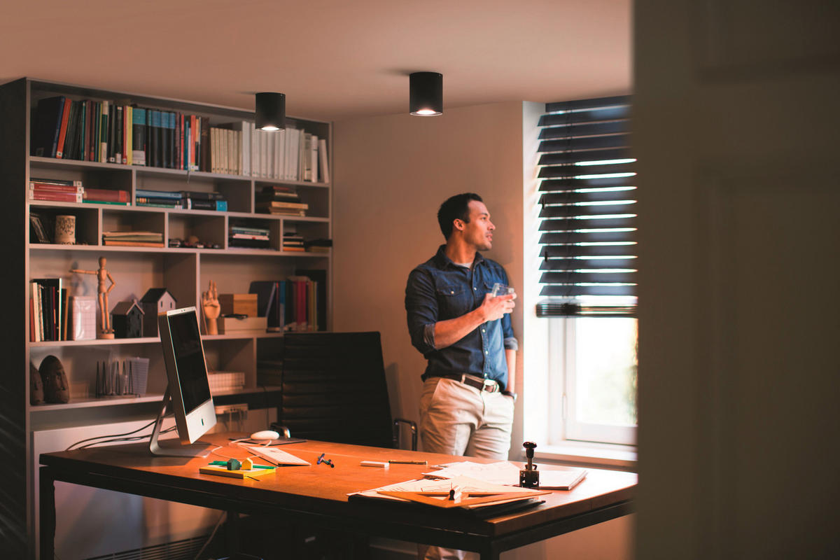 LED-STRAHLER Pillar 10,3/12/10,3 cm  - Schwarz, Basics, Metall (10,3/12/10,3cm) - Philips HUE