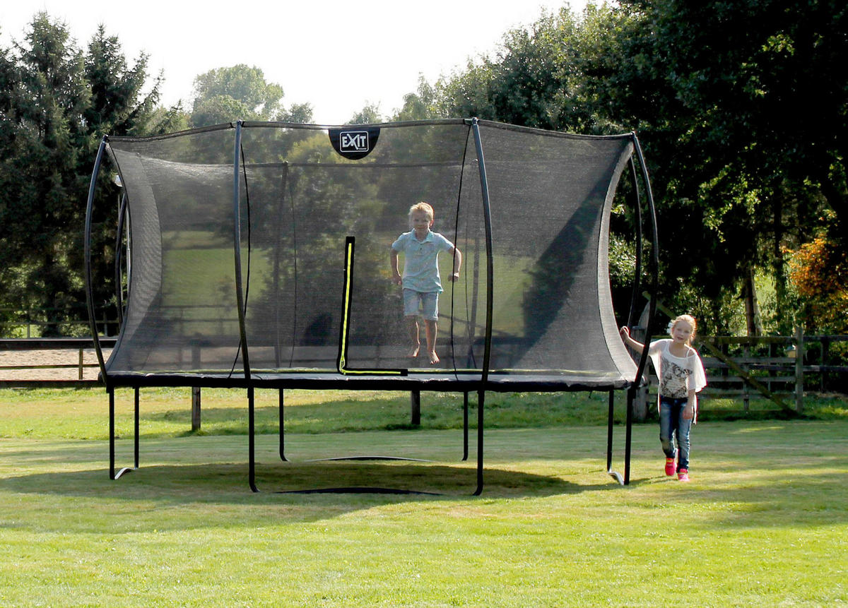 STUDSMATTA SILHOUETTE  - svart, Klassisk, metall/plast (427/269cm) - EXIT Toys