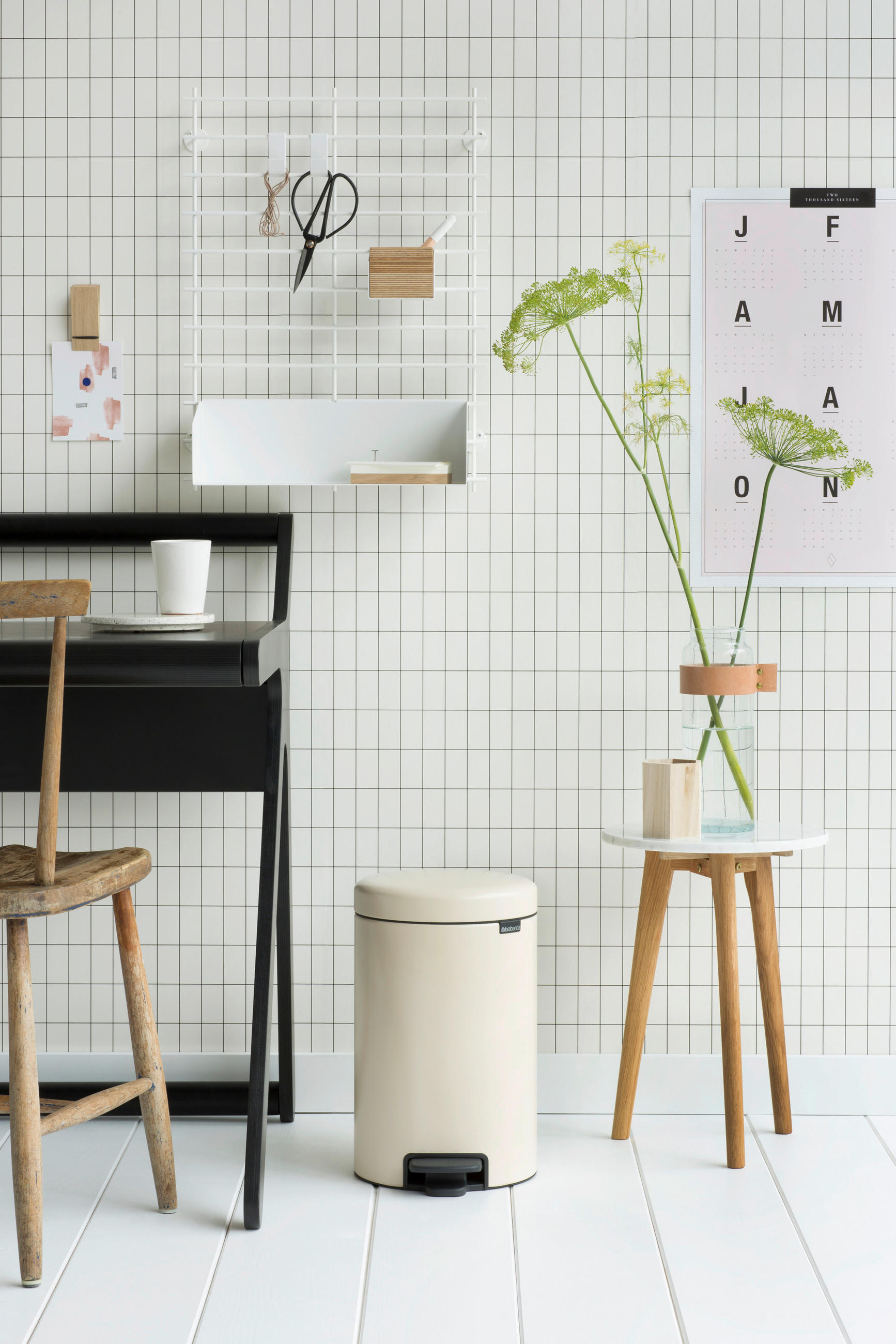 PEDÁLOS SZEMETES  - bézs/fekete, Basics, műanyag/fém (12l) - Brabantia