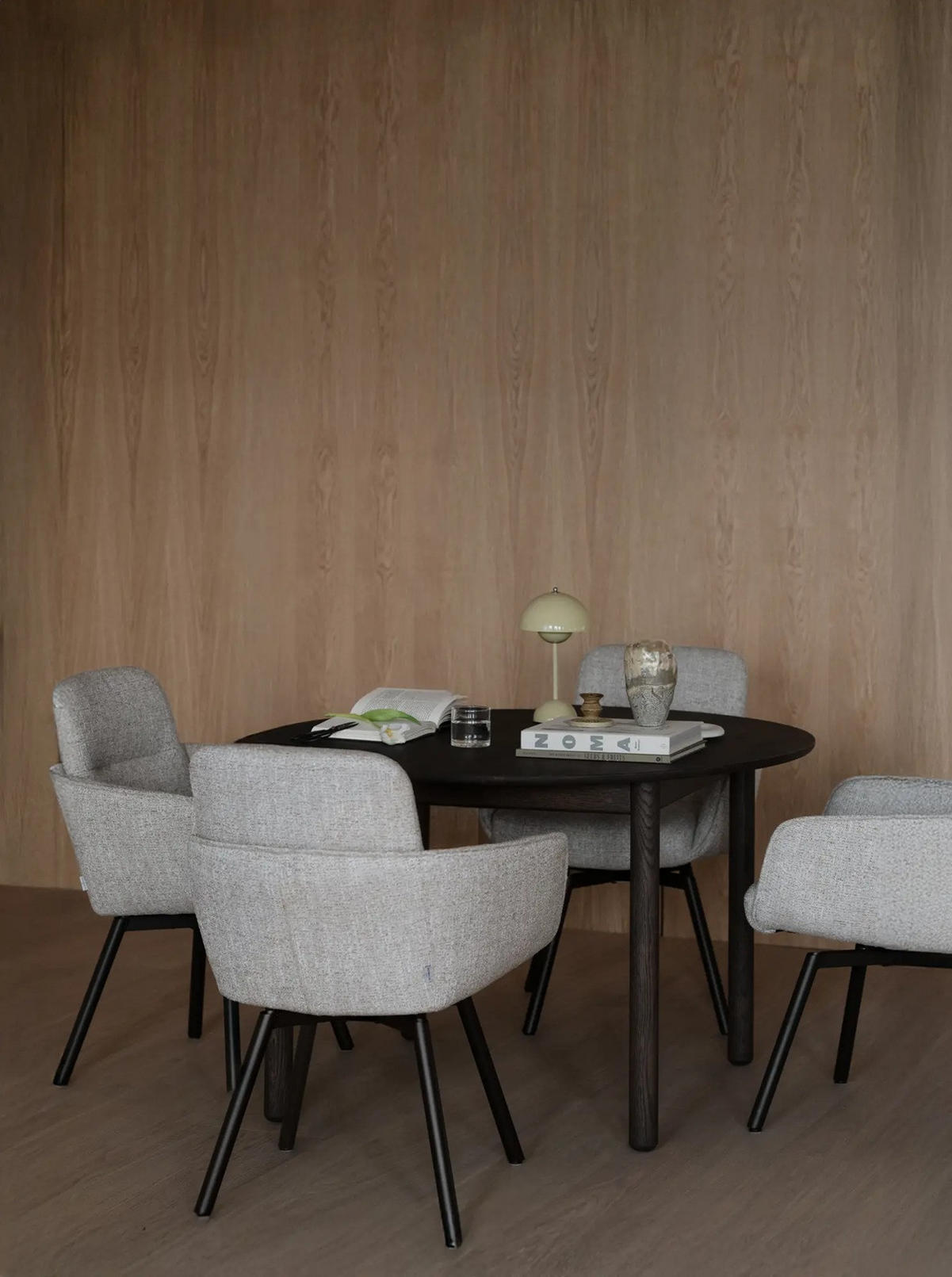 MATBORD brun rund  utdragbar, finns i olika storlekar, finns i olika trädekorer  - brun, Klassisk, trä (120/120/75cm) - Rowico