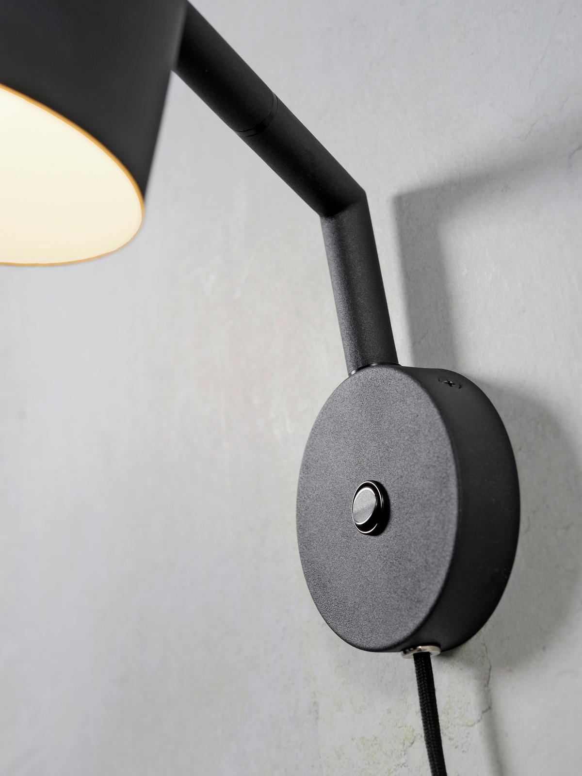 WANDLEUCHTE - Schwarz, Design, Metall (33/15/33cm) - It's about Romi