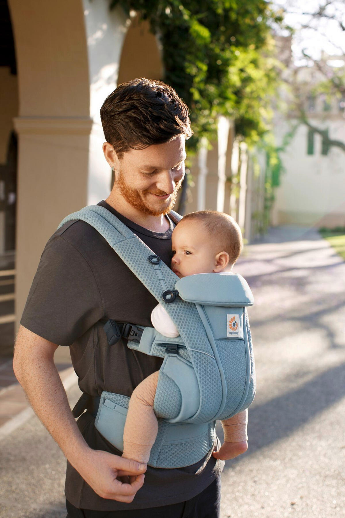 KENGUR NOSILJKA  Omni Breeze  - svetloplava, Osnovno, tekstil (0,7kg) - Ergo Baby