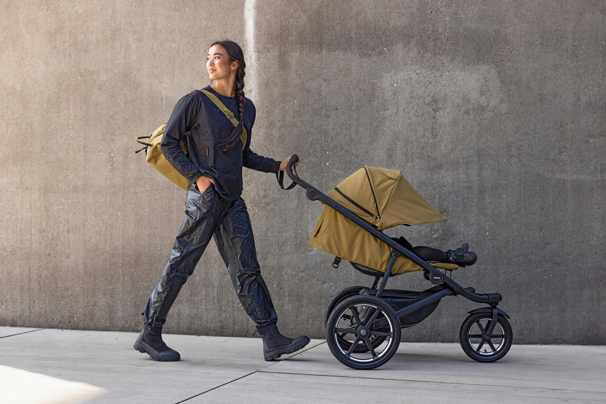 JOGGER Urban Glide 3  - Dunkelgrün/Schwarz, Basics, Textil/Metall (91/35/63cm) - Thule