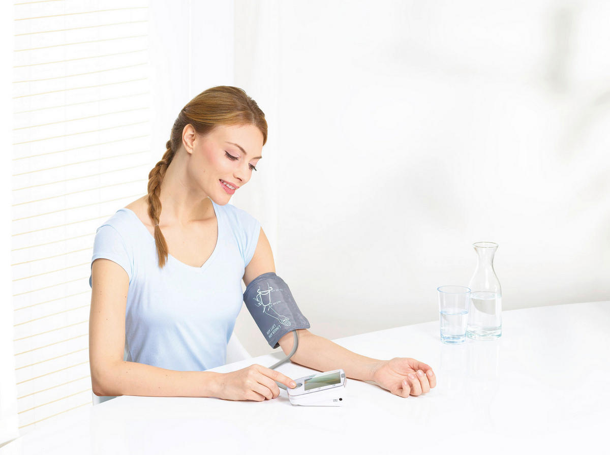 BLUTDRUCKMESSGERÄT  - Weiss, Basics (10/11,5/17cm) - Beurer