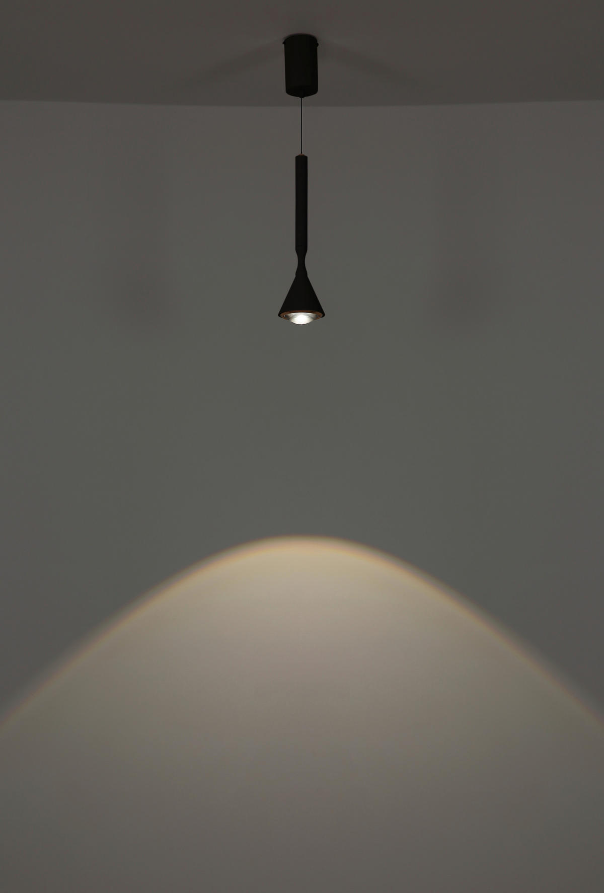 ZÁVĚSNÉ LED SVÍTIDLO, 9,9/50-210 cm  - bílá/černá, Design, kov/plast (9,9/50-210cm) - Globo