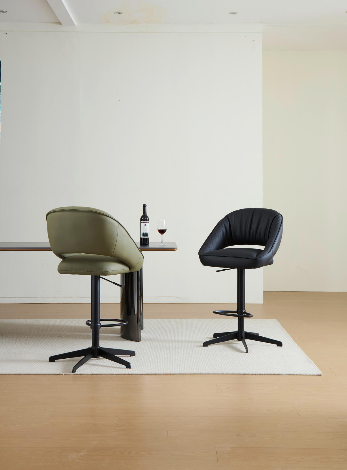 BARHOCKER Echtleder Schwarz Eisen Sitzfläche 360° drehbar, automatische Rückholfunktion  - Schwarz, Design, Leder/Metall (56/96-120/59cm) - Dieter Knoll