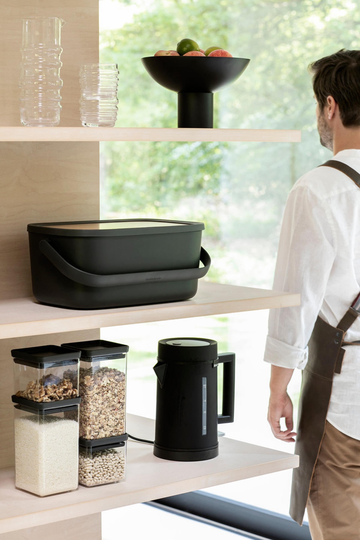 POSODA ZA KRUH   39.5/16.3/25.5 cm           - temno siva, Design, umetna masa/les (39.5/16.3/25.5cm) - Brabantia