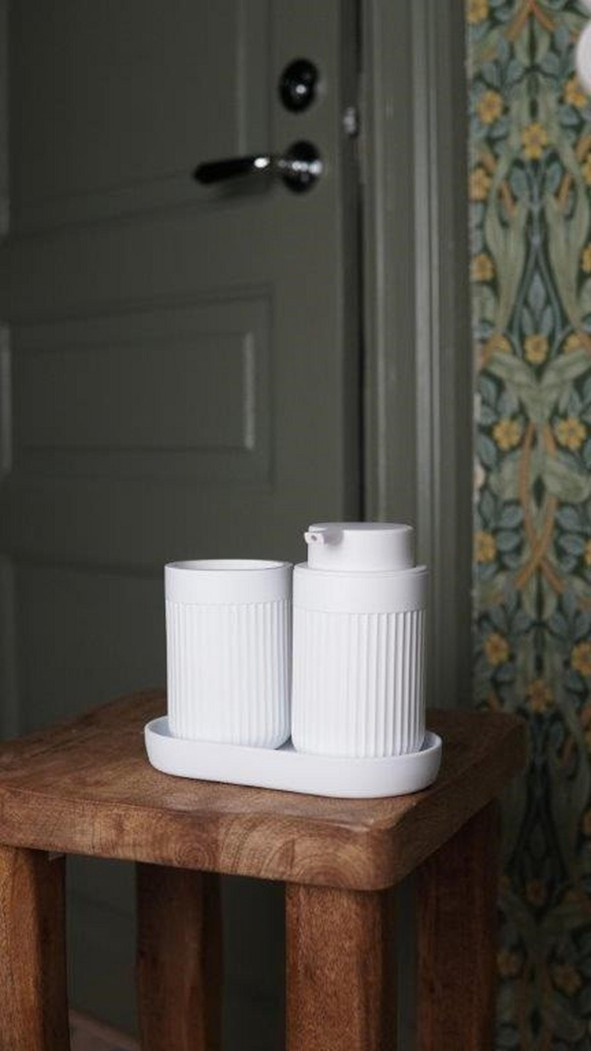 POSODICA ZA MILO - bela, Konvencionalno, umetna masa (18/2,4/9,5cm) - Smedbo