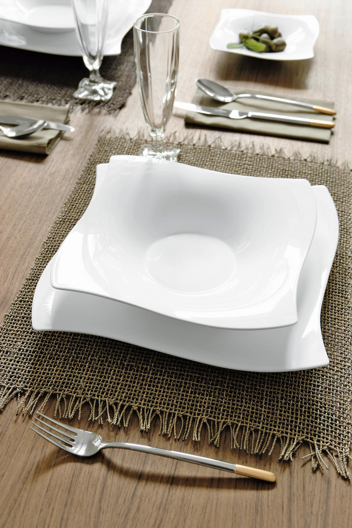 HLUBOKÝ TALÍŘ, keramika, 24/24 cm - bílá, Design, keramika (24/24cm) - Villeroy & Boch
