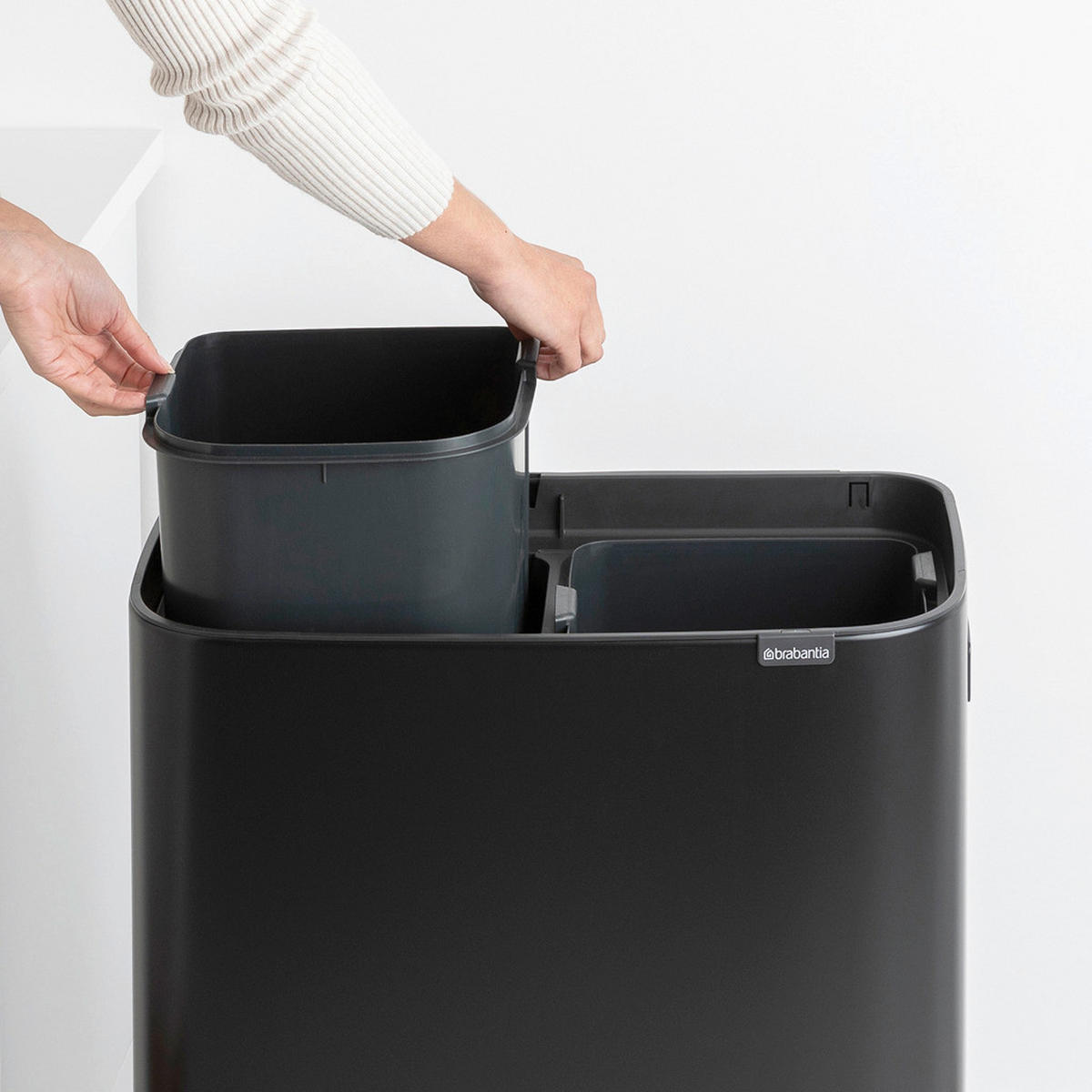 KOŠ ZA SMETI - črna, Basics, kovina/umetna masa (54.5/81.5/31.2cm) - Brabantia