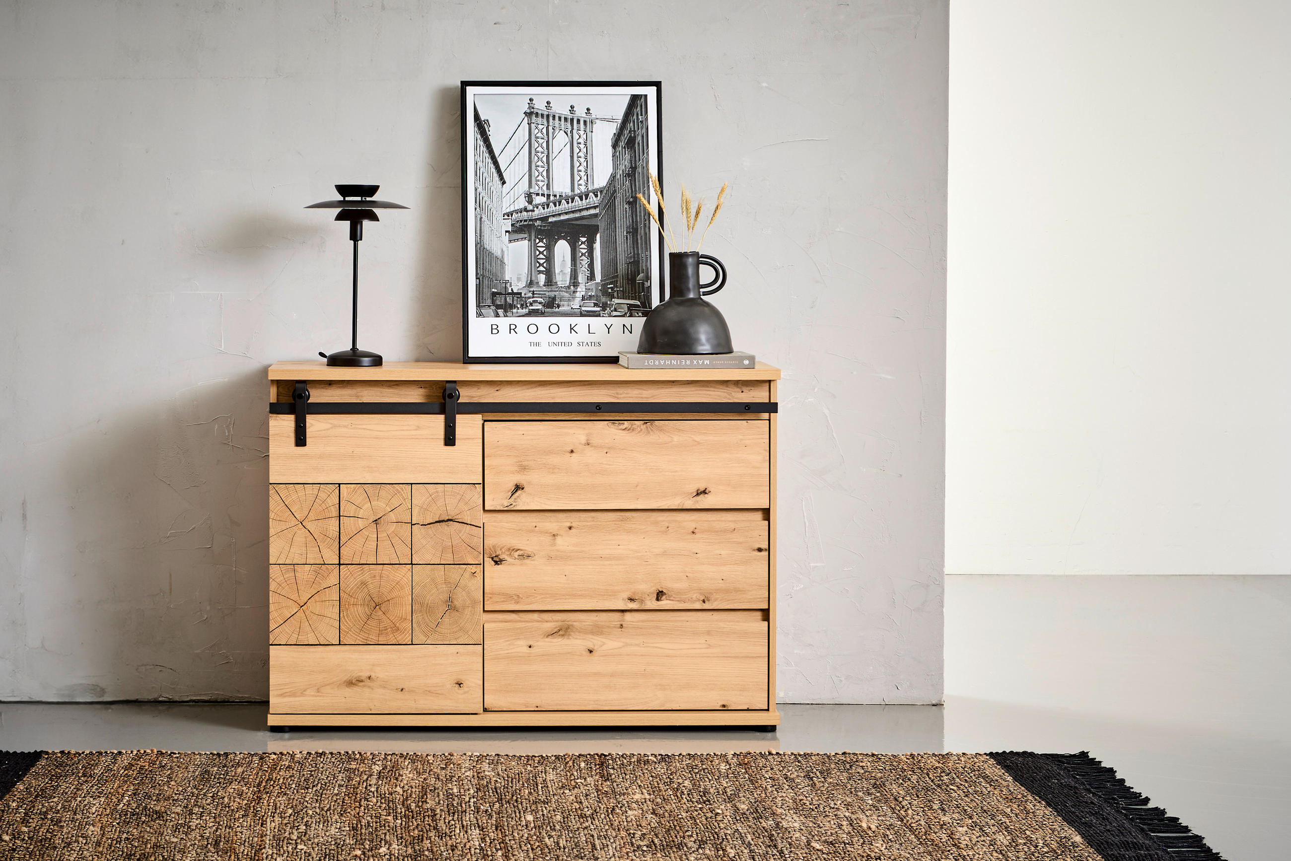 COMODĂ CU UȘI 120/86/40 cm