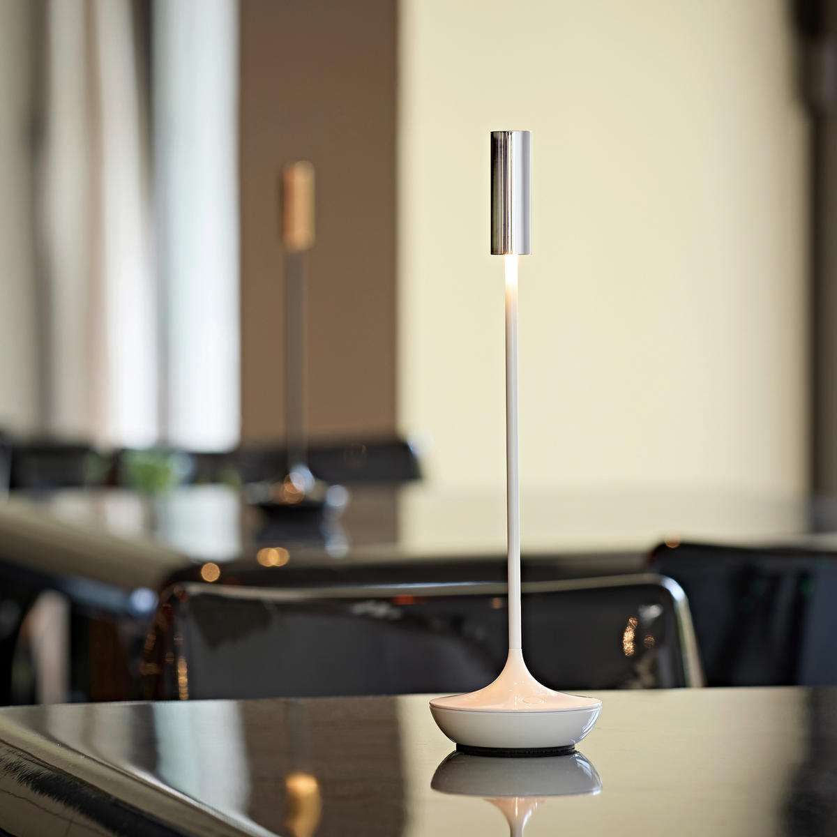 AKKU-TISCHLEUCHTE Nucandle 8,5/8,5/30 cm   - Chromfarben/Weiß Hochglanz, KONVENTIONELL, Metall (8,5/8,5/30cm)