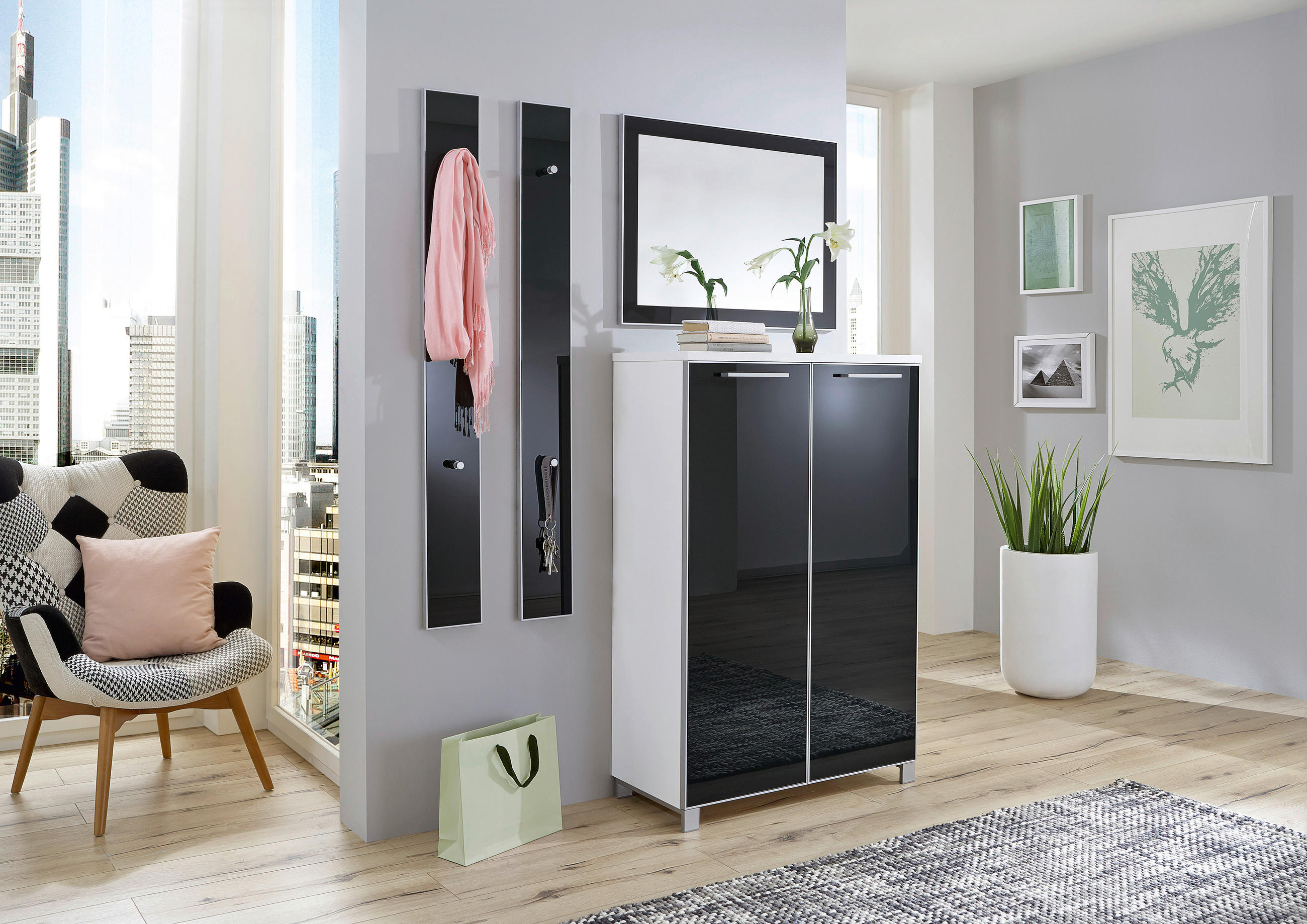 SCHUHSCHRANK Santina  in 84/126/37 cm  - Chromfarben/Weiss, Design, Glas/Holzwerkstoff (84/126/37cm) - Novel