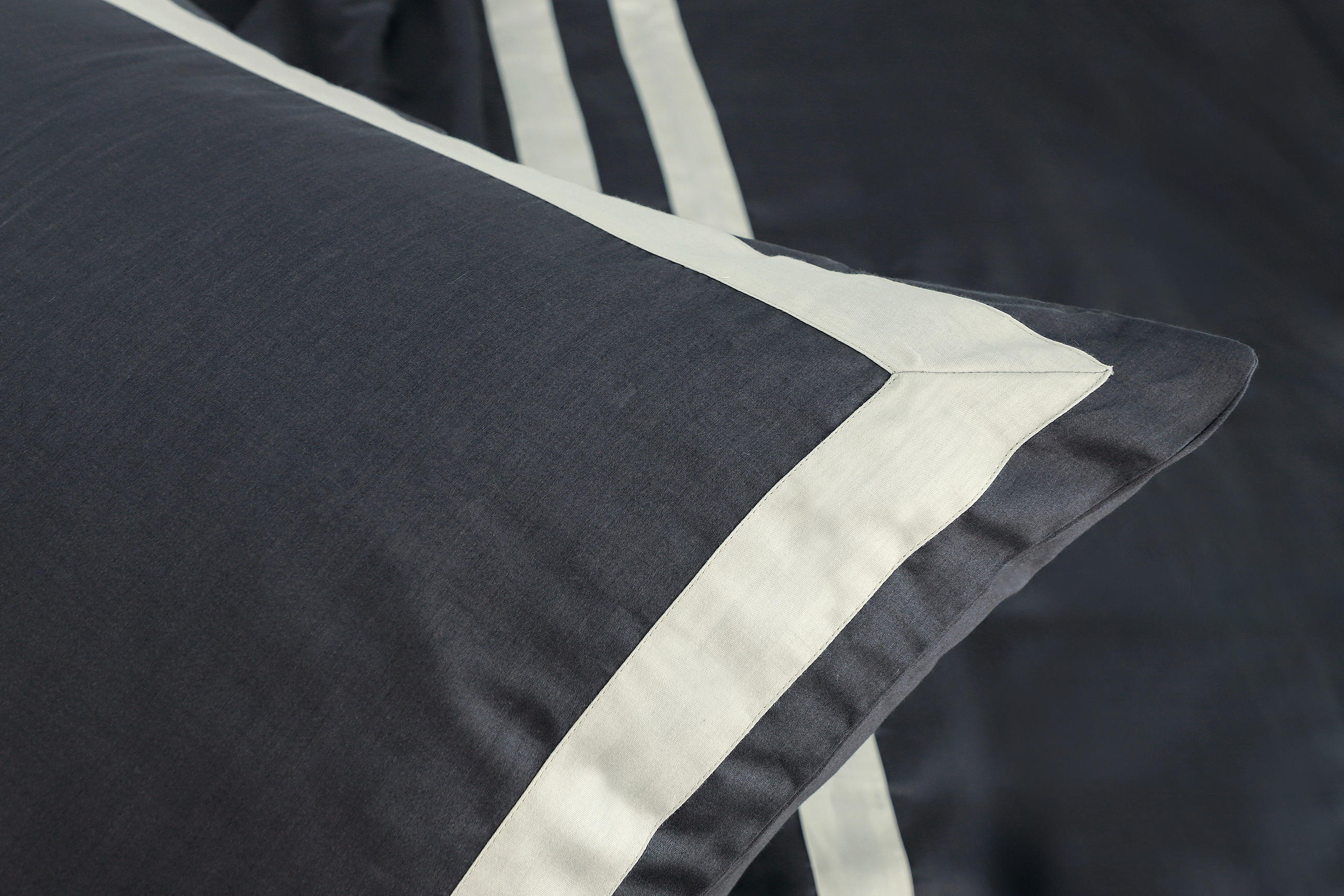 WENDEBETTWÄSCHE Marcel.Remus.Design - Son Vida anthrazit Satin 200/200 cm  - Anthrazit/Weiß, Design, Textil (200/200cm) - Marcel Remus