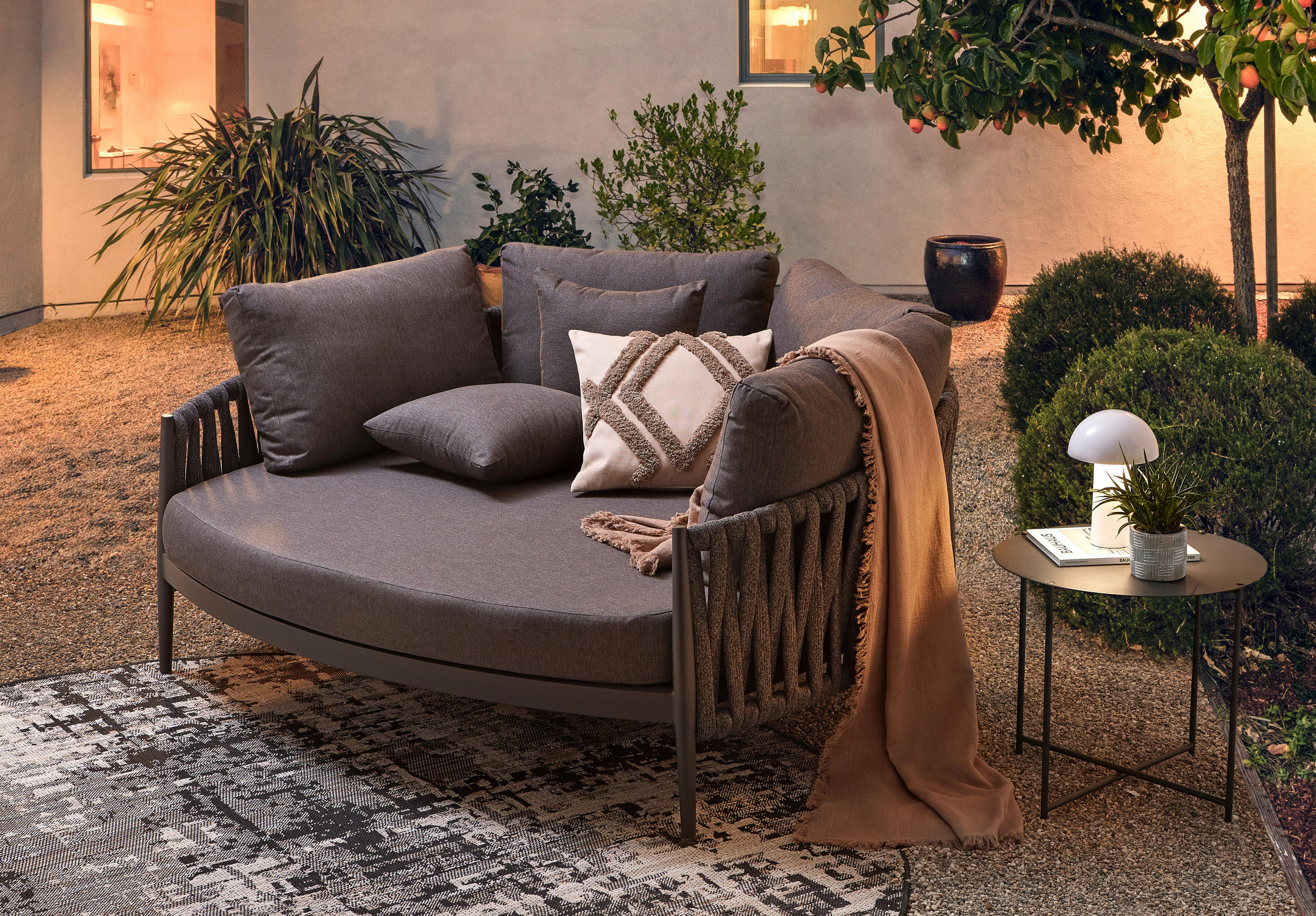 LOUNGEBETT Anthrazit Aluminium - Einrichtungsbeispiel