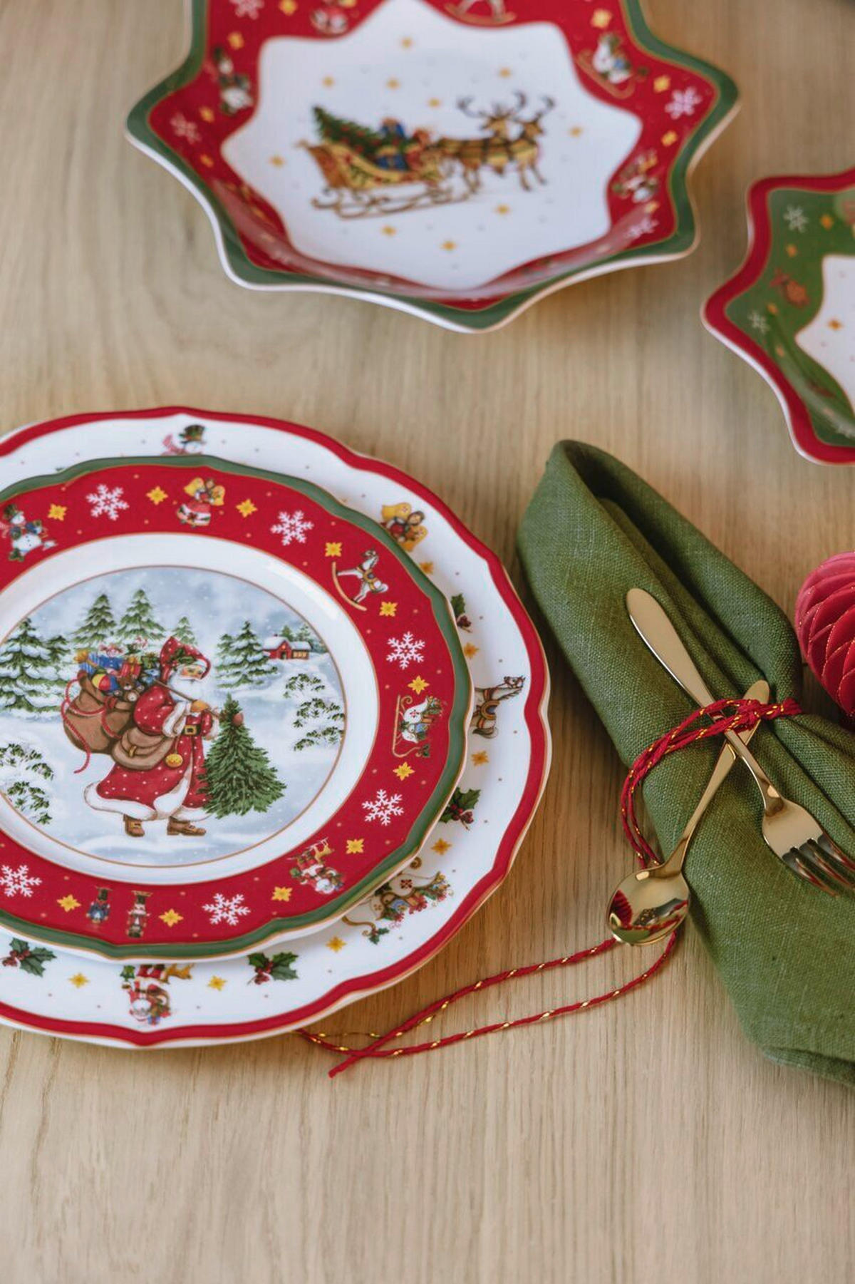 TAFELSERVICE Multicolor Happy Wintertime - H. Wintertime Red 18-teilig 6 Personen  - Multicolor, Basics, Keramik - Hutschenreuther