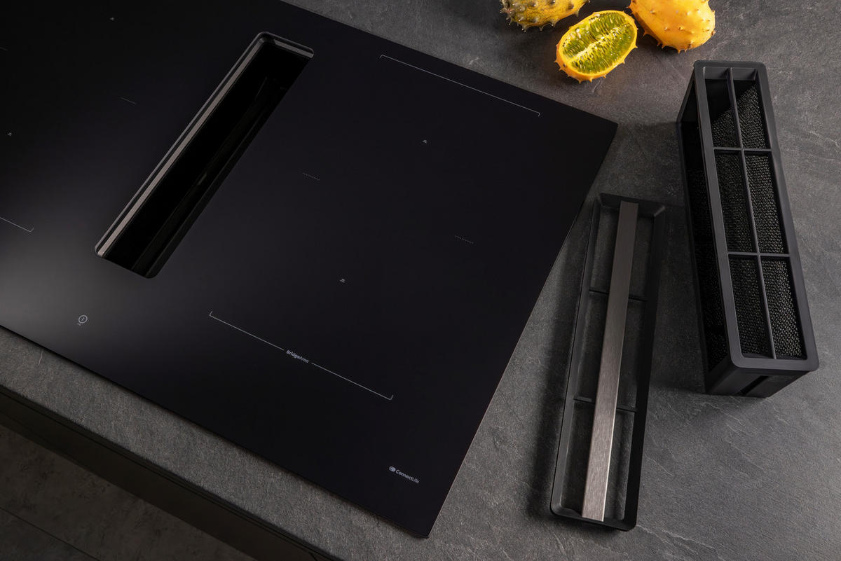 KOCHFELD-DUNSTABZUG-KOMBI HEH8443BSCWF  - Schwarz, Basics, Glas/Metall (83/23,3/52cm) - Hisense