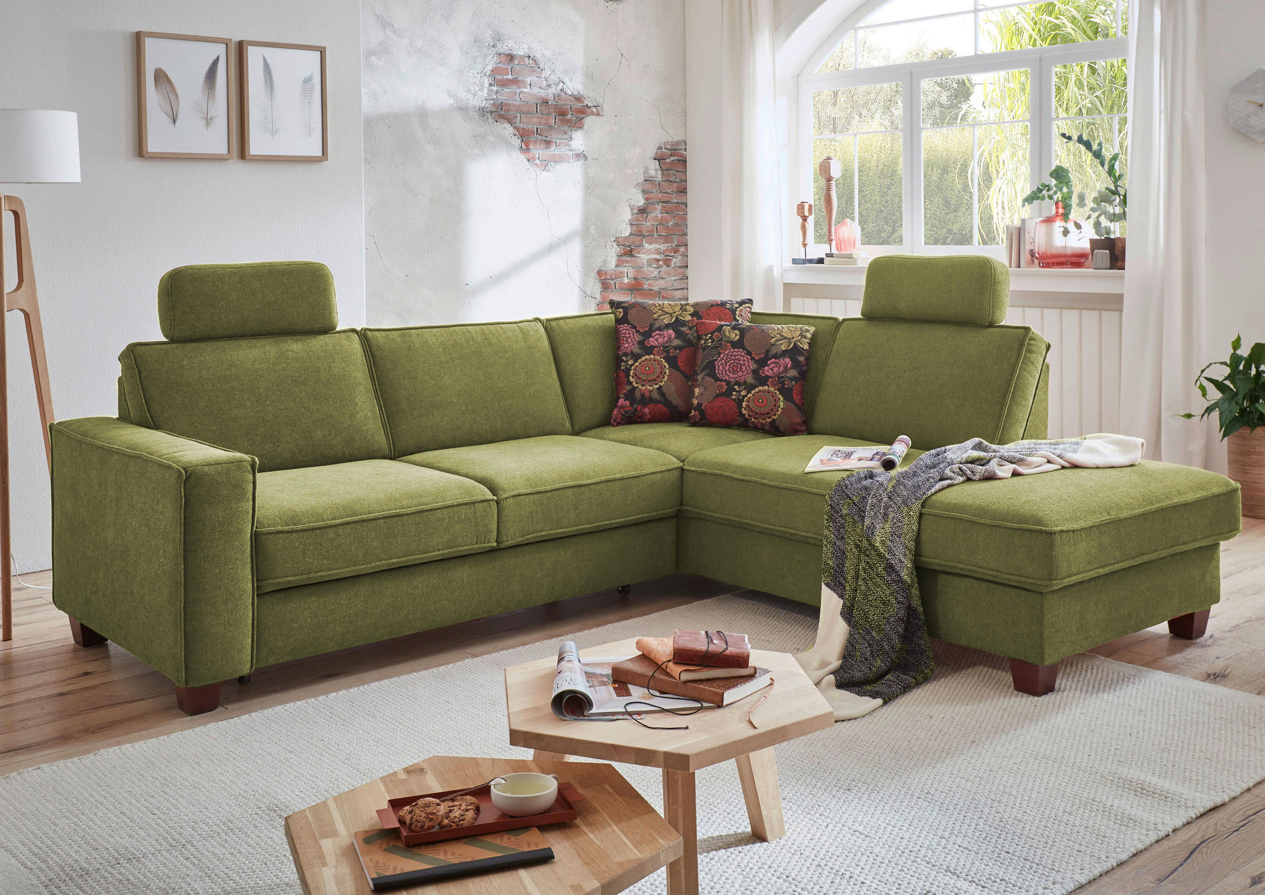 ECKSOFA in Chenille, Flachgewebe Dunkelgrün  - Dunkelgrün/Nussbaumfarben, Konventionell, Holz/Textil (236/213cm) - Sit & More