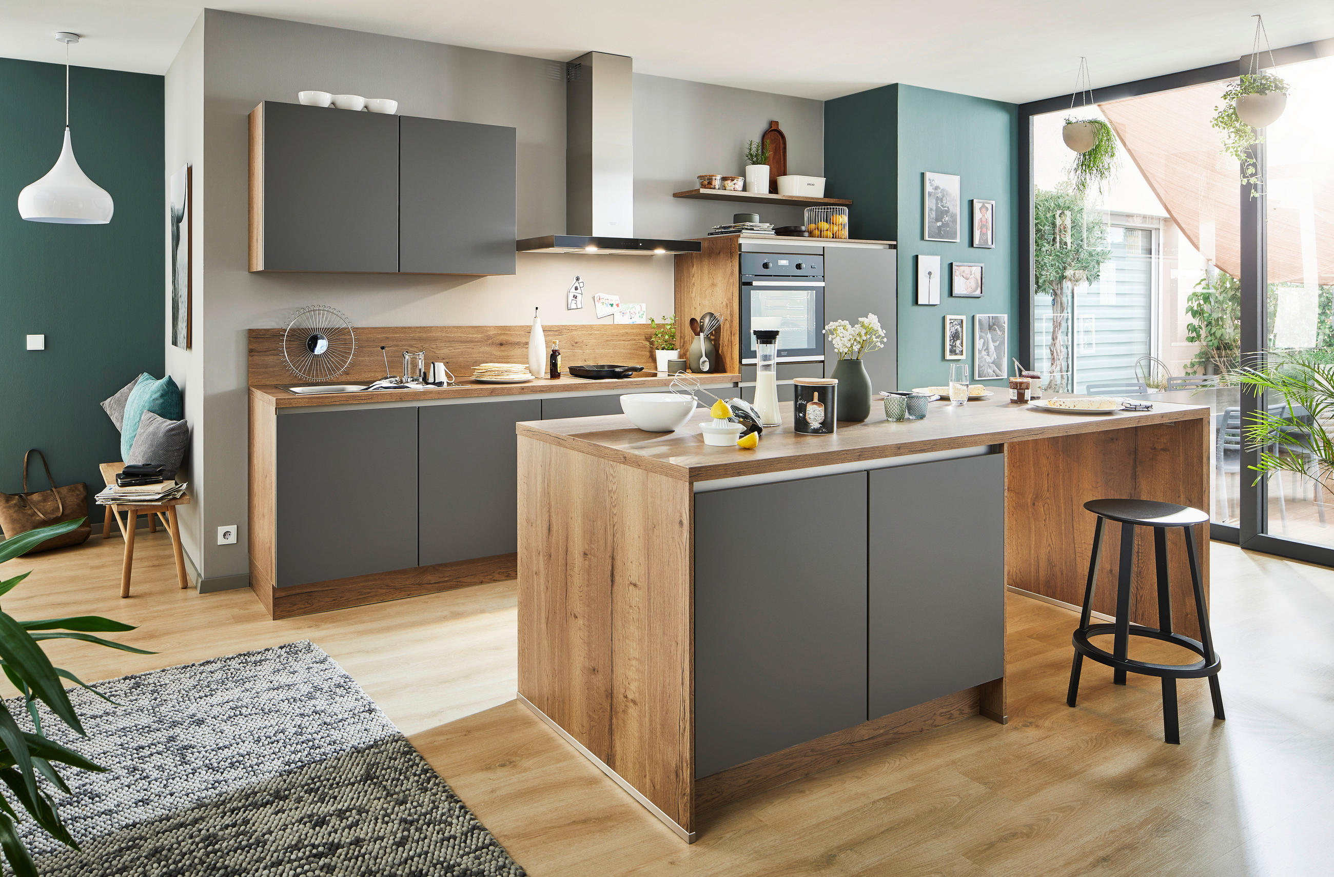 KUCHYŇA NA MIERU TONIO - bridlicová, Design, kompozitné drevo - Celina