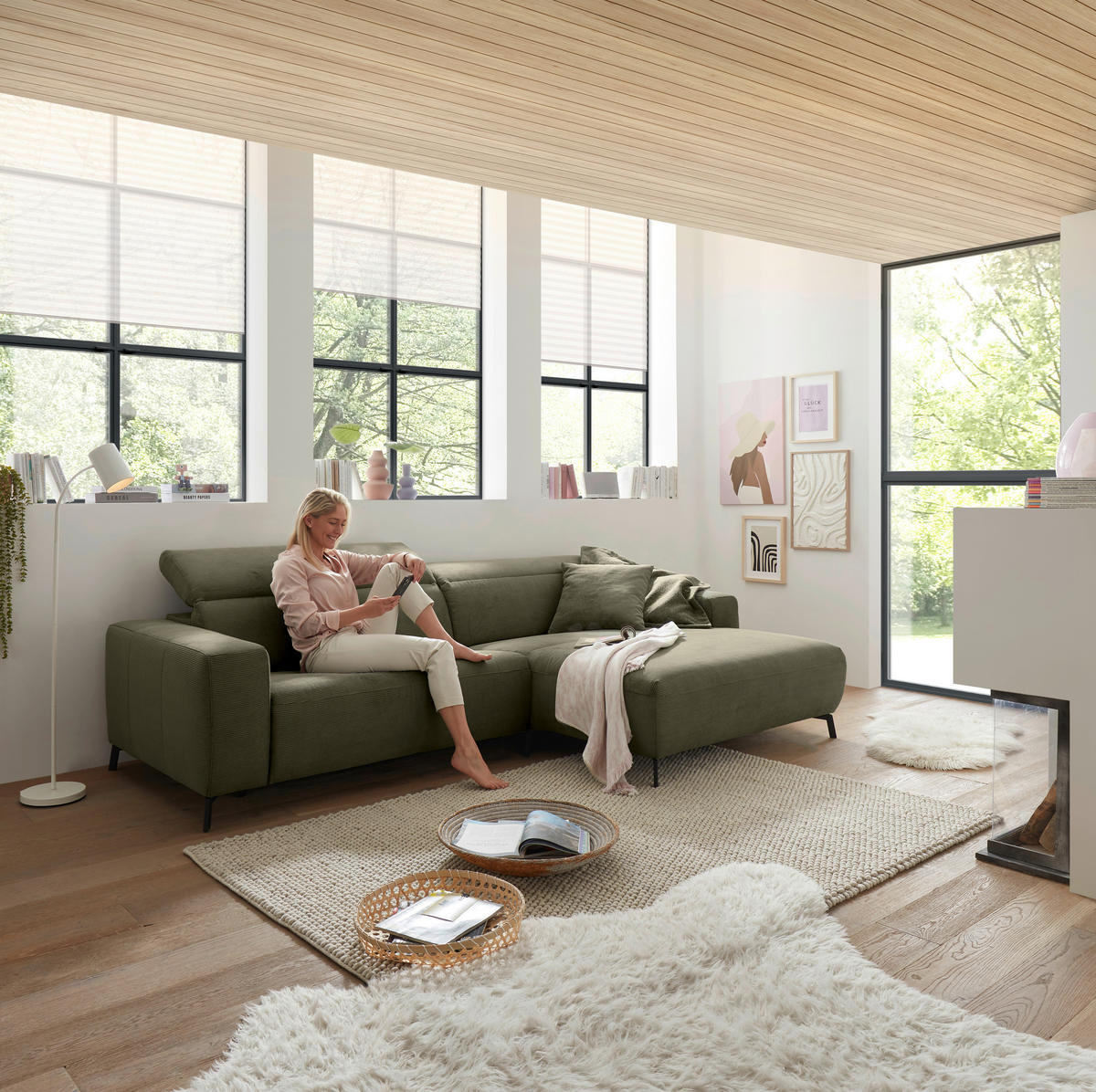 ECKSOFA in Feincord Olivgrün  - Schwarz/Olivgrün, Design, Textil/Metall (294/172-177cm) - Pure Home Lifestyle