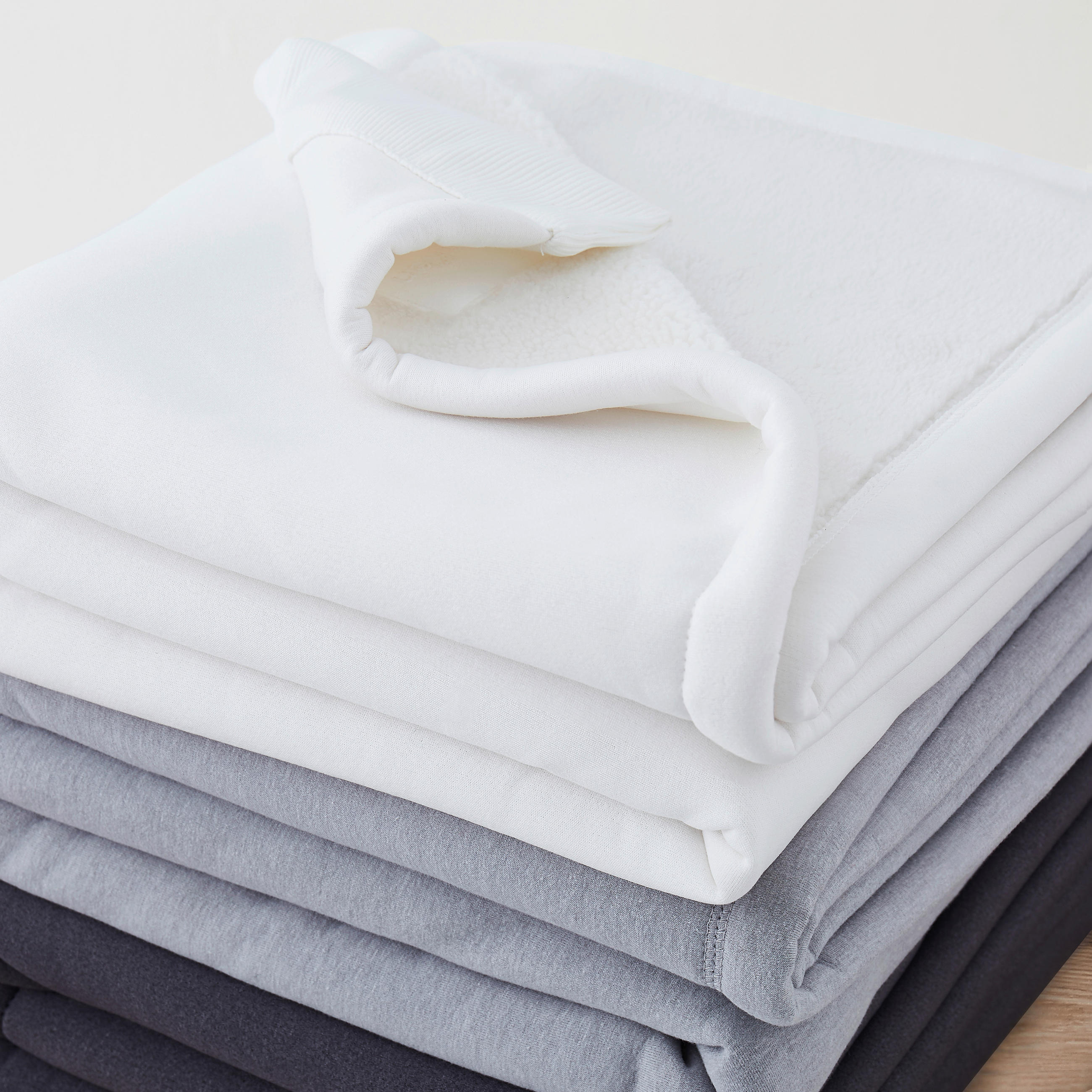 WOHNDECKE Sherpa Rib 127/178 cm  - Hellgrau/Grau, Basics, Textil (127/178cm) - Calvin Klein