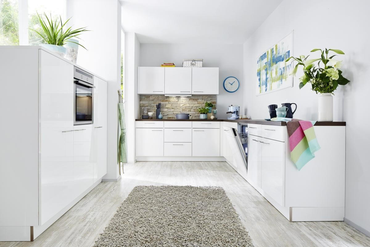 EINBAUKÜCHE   - Weiss/Nussbaumfarben, Design, Holzwerkstoff - Dieter Knoll