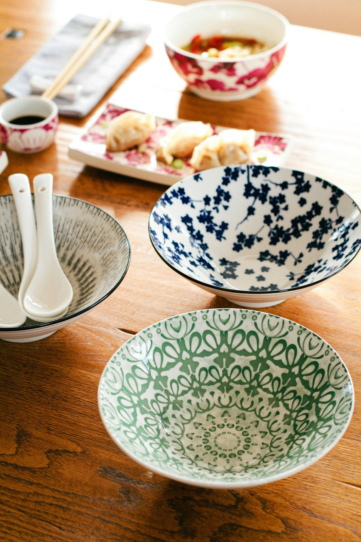 CHINESISCHES TAFELSERVICE ONIWA  - Weiss/Grün, Basics, Keramik - Mäser
