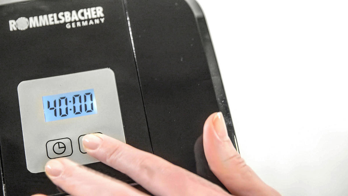 EISMASCHINE  - Schwarzchrom, Basics, Metall (20/23.5/20cm) - Rommelsbacher