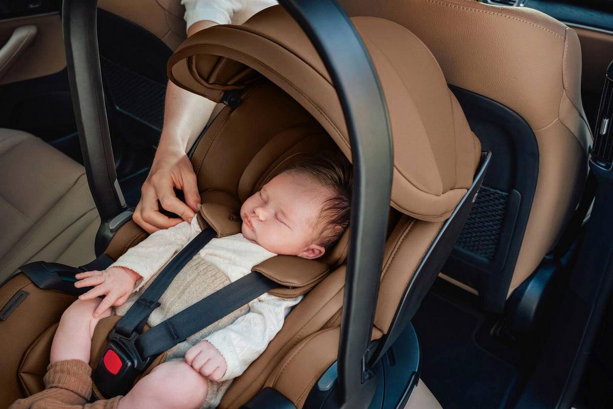BABYSCHALE  Baby-Safe Pro Chocolate  - Dunkelbraun, Basics, Kunststoff/Textil (44/62.5/65.5cm) - Britax Römer Diamond